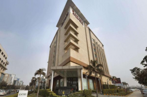 Отель Ramada Gurgaon Central  Сектор 8